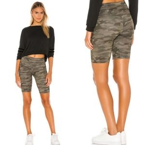 Revolve X Onzie Camo Biker Short Size XS